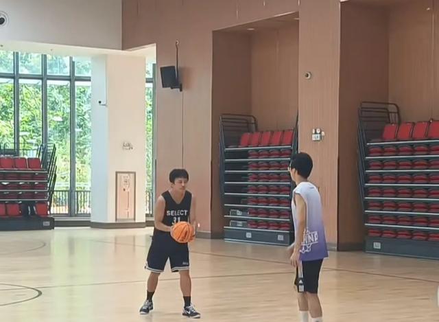 不过他当天, 发展一般 不过他当天, 发展一般